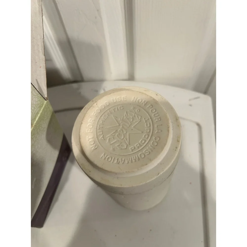 Scentsy Castile Silhouette Wrap with Glowing Core Full-Size Warmer White